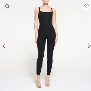 SKIMS SQUARE NECK LOW BACK CATSUIT